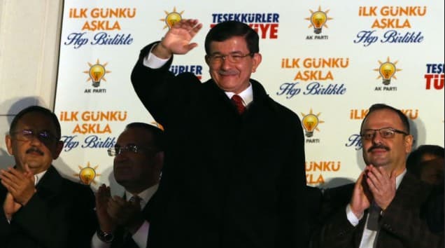 Turkija: „Teisingumo ir plėtros partija“ laimėjo absoliučią daugumą šalies parlamente