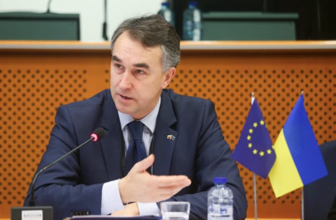 Ukraina negali likti praeities apkasuose