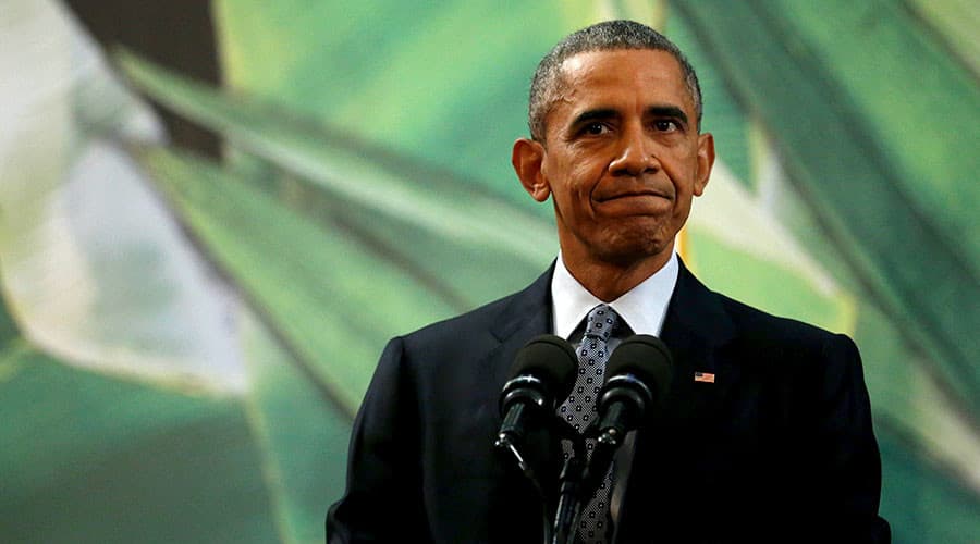 JAV prezidentas Barakas Obama (Barack Obama) savo „Twitter“ paskyroje pareiškė, kad būtina į Jungtines Valstijas priimti 10 tūkst. sirų.