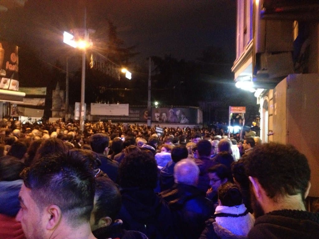 Stambule – protestai dėl nužudyto kurdų teises gynusio advokato ir suimtų žurnalistų
