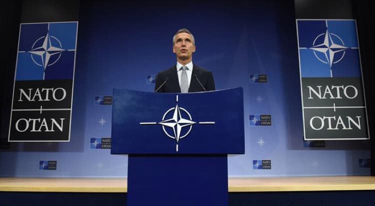 NATO patvirtino naują hibridinių karų strategiją
