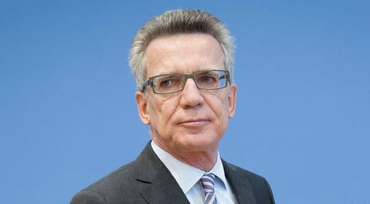 Vokietijos VRM ministras dėl politinių priežasčių pabėgėliams gali neleisti įvažiuoti į valstybę
