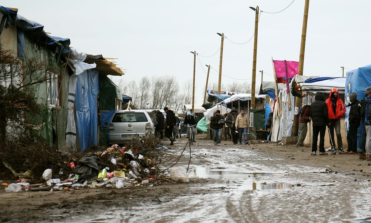 Viena iš žymiausių Kalė vietų, kur apsistojo 4500 migrantų, vadinama „Džiunglėmis“.