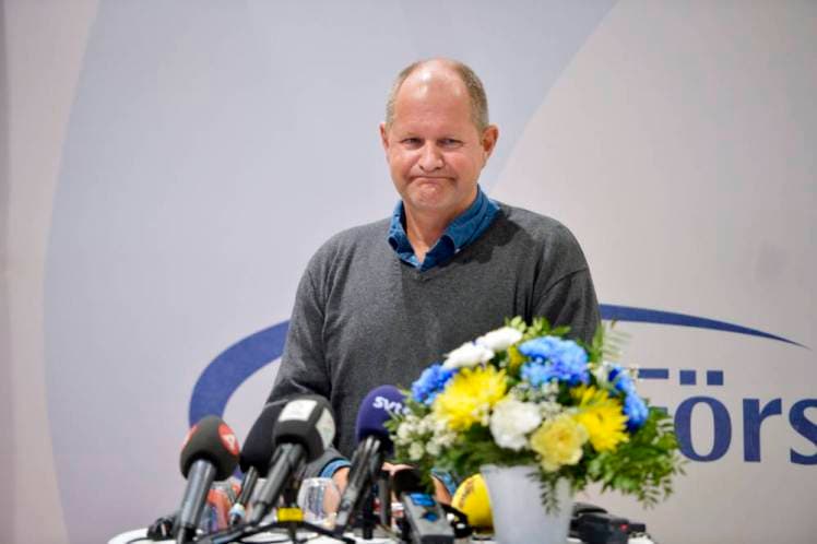 Dėl problemų, kurias kelia pabėgėliai, nerimauja iš Švedijos Nacionalinis policijos komisaras (Rikspolischef) Danas Eliasonas (Dan Eliasson).