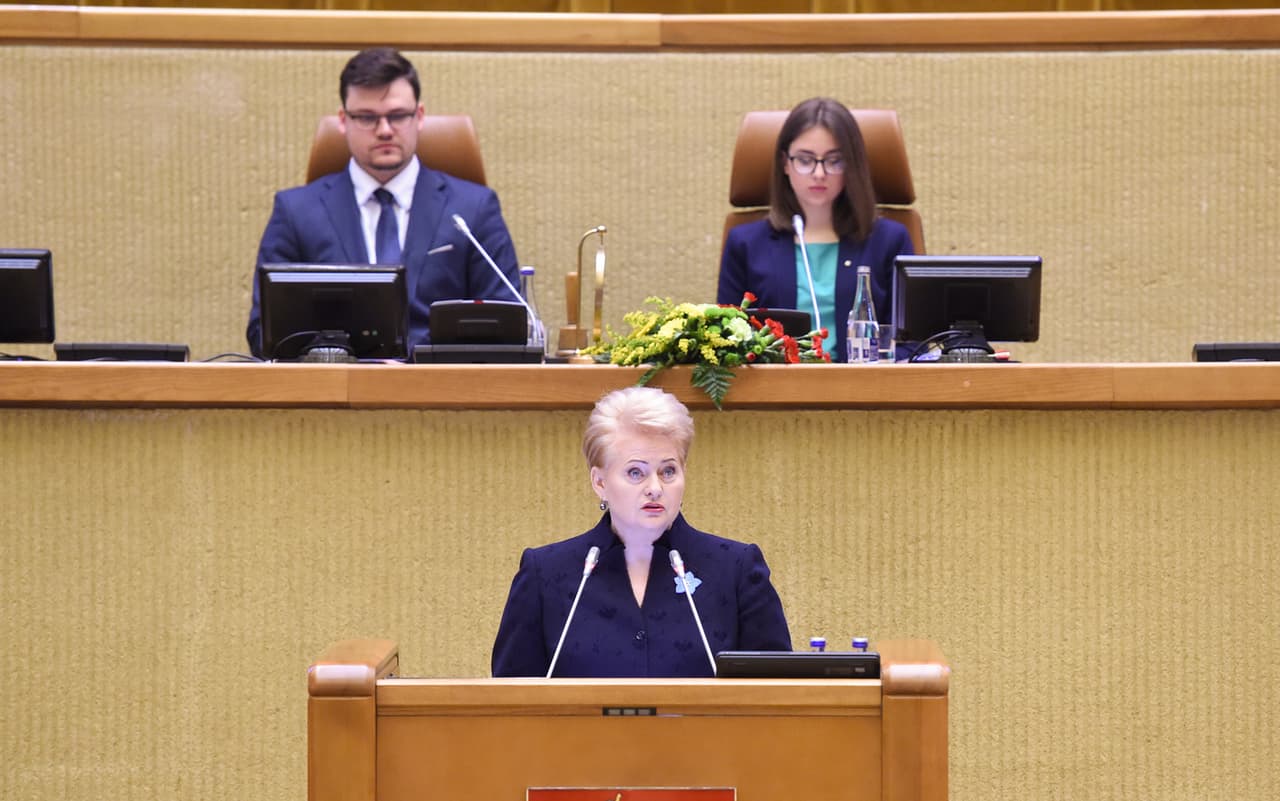 Tomis sausio dienomis komunisto ir jedinstvenininko Mykolo Burokevičiaus bendražygę, NKVD gaisrininko (vėliau tremtinio) dukterį, kolaborantę Dalią Grybauskaitę slėgė didžiulė nežinomybė. Nuotr. prezidentas.lt