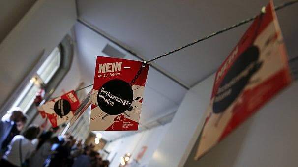 Šveicarai balsavo prieš nusikaltusių užsieniečių išsiuntimą iš šalies