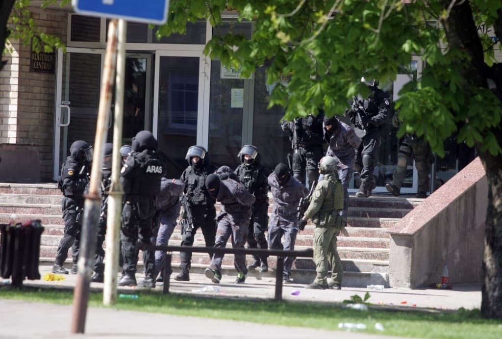 Nuotraukos iš pratybų „Žaibo kirtis 2015“, autoriai A. Pliadis ir G. Maksimovicz.