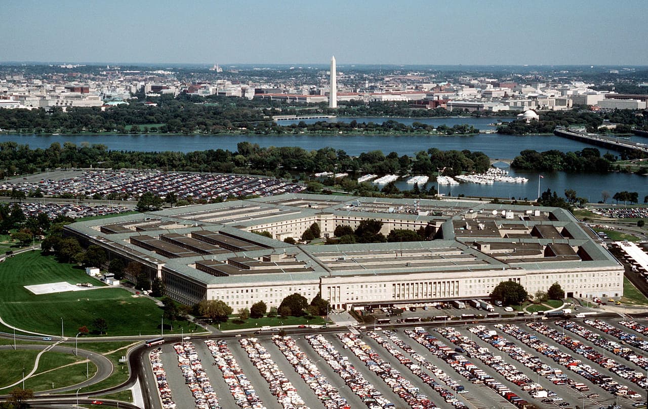 Pentagonas pripažino jau 10 metų dronais šnipinėjantis amerikiečius
