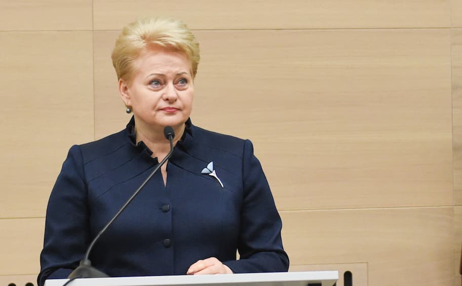 Lietuvos Respublikos Prezidentė Dalia Grybauskaitė išvyksta į Briuselį, kur kovo 17-18 dienomis vėl bus pasaulio žiniasklaidos dėmesio centre ir dalyvaus Europos Vadovų Tarybos susitikime. Nuotr. prezidentas.lt