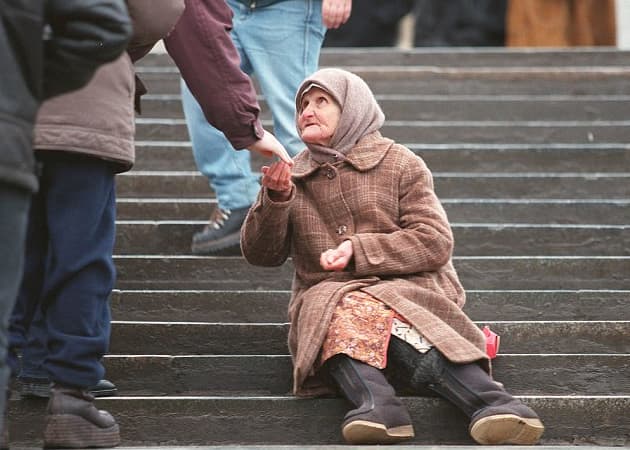 Į bedugnę krentančią Rusiją gelbsti efektyvi Kremliaus propaganda