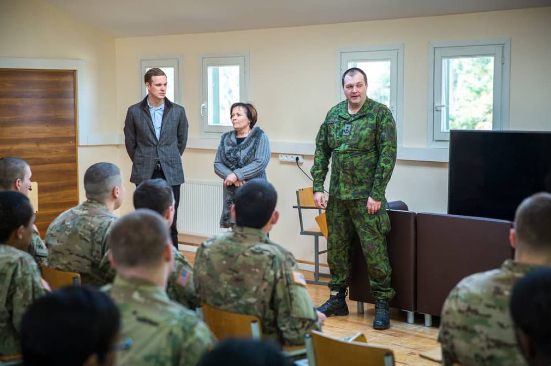 Konservatorių lyderis G. Landsbergis (stovi pirmas iš kairės). Nuotr. facebook