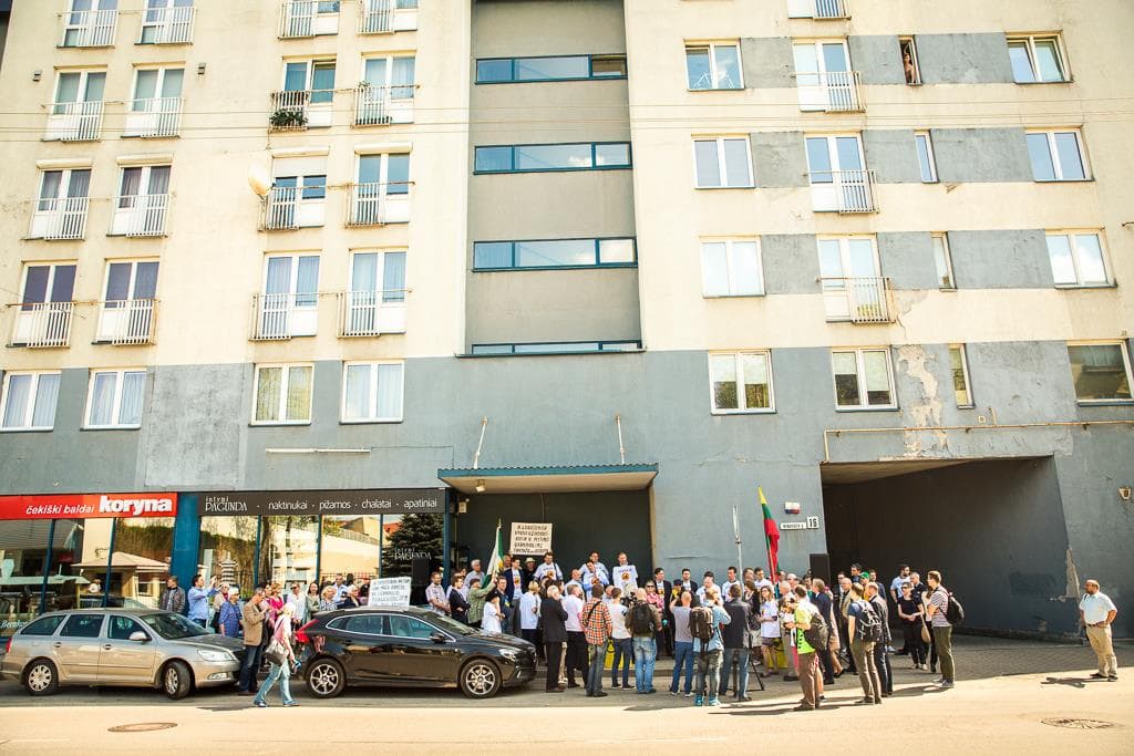 Konservatorių pasipriešinimo akcijos fotosesijos akimirkos. Nuotr. facebook.com