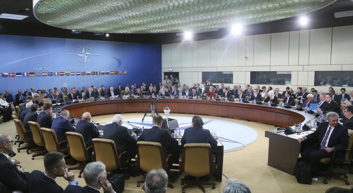 Vokietija ir Prancūzija kviečia prieš NATO viršūnių susitikimą sušaukti Rusijos ir NATO tarybą