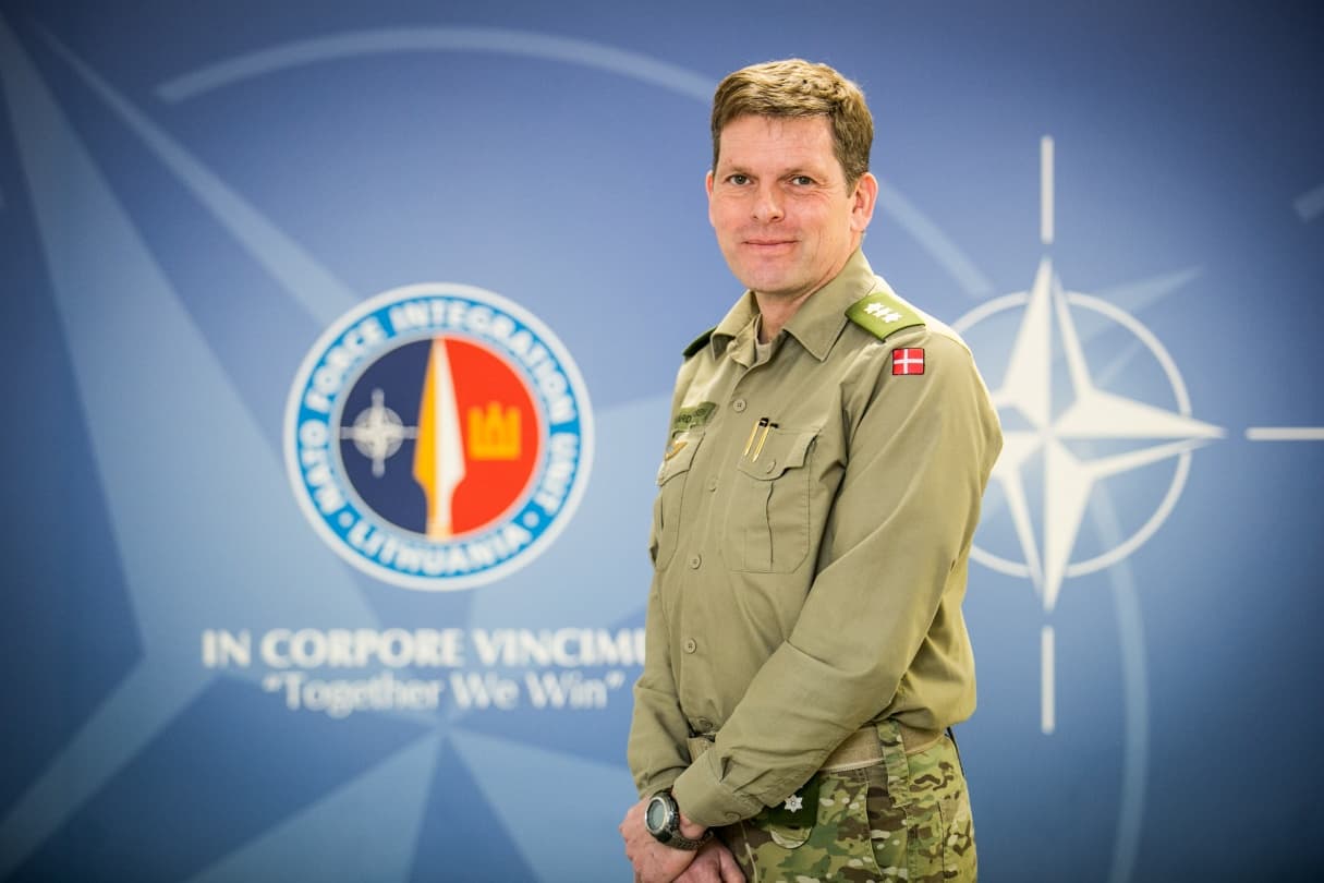 NATO pajėgų integravimo vienetui Vilniuje vadovauja Danijos kariuomenės pulkininkas Jakobas Siogordas Larsenas (Jakob Søgård Larsen). Ievos Budzeikaitės nuotr.