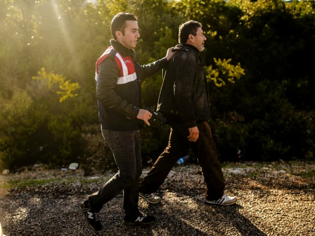 Europa pabėgėliams atsibodo: migrantai moka kontrabandininkams, kad grąžintų juos namo