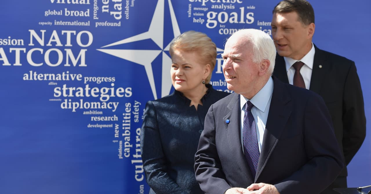 NATO prilygino kibernetines atakas karinei agresijai