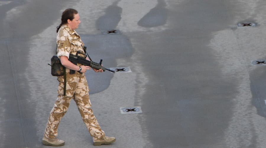 Po „Brexit“ britės eis tarnauti į armiją