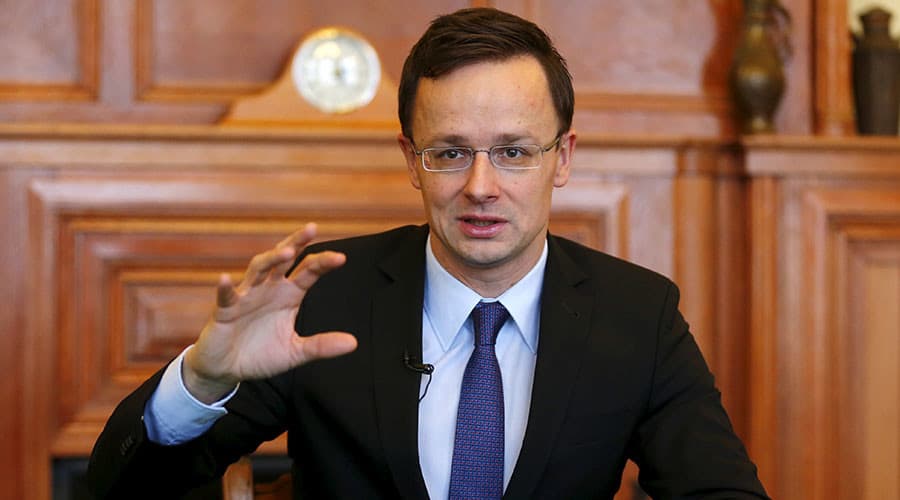 Pėteris Sijartas (Péter Szijjártó) nebijo Rusijos, pasak jo, ji NATO grėsmės nekelia.