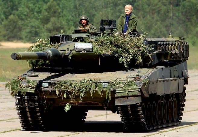 Ar tai, kad svetimos šalies pilietis, pasinaudodamas Lietuva, remia Ukrainą, yra nusikaltimas?