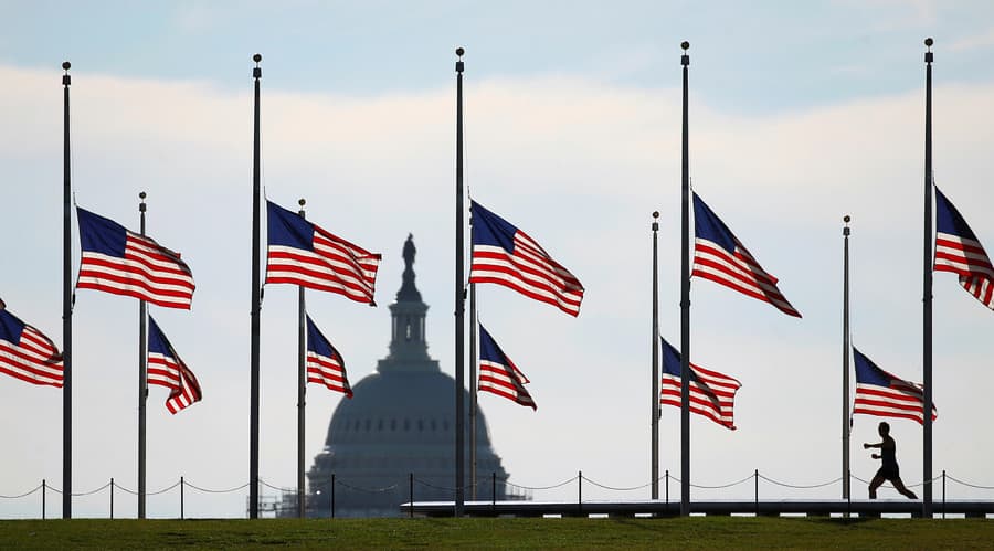 Amerikiečiai dešimt kartų labiau įsiskolinę nei lietuviai