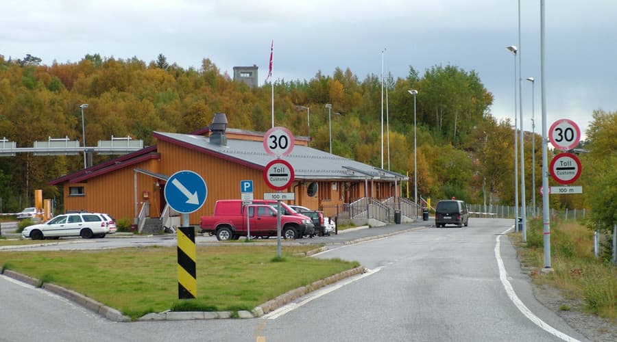 Norvegija stato sieną su Rusija, kad sustabdytų pabėgėlių srautą