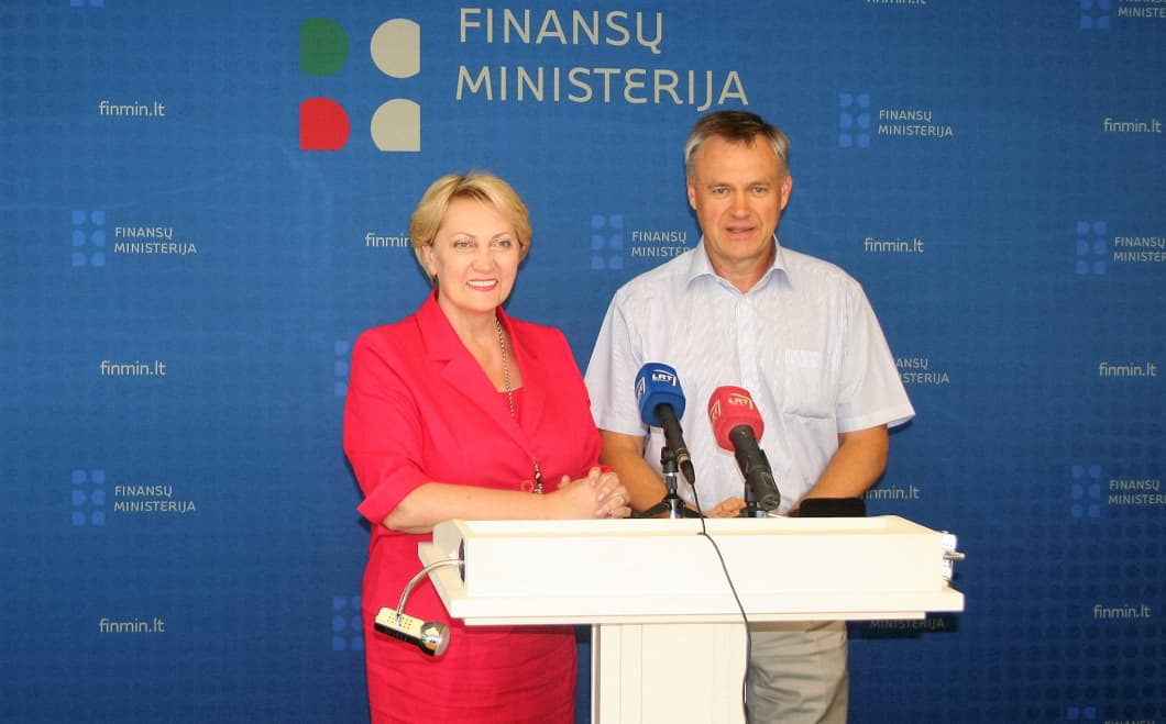 Finansų ministrė Rasa Budbergytė (kairėje). Nuotr. facebook.com