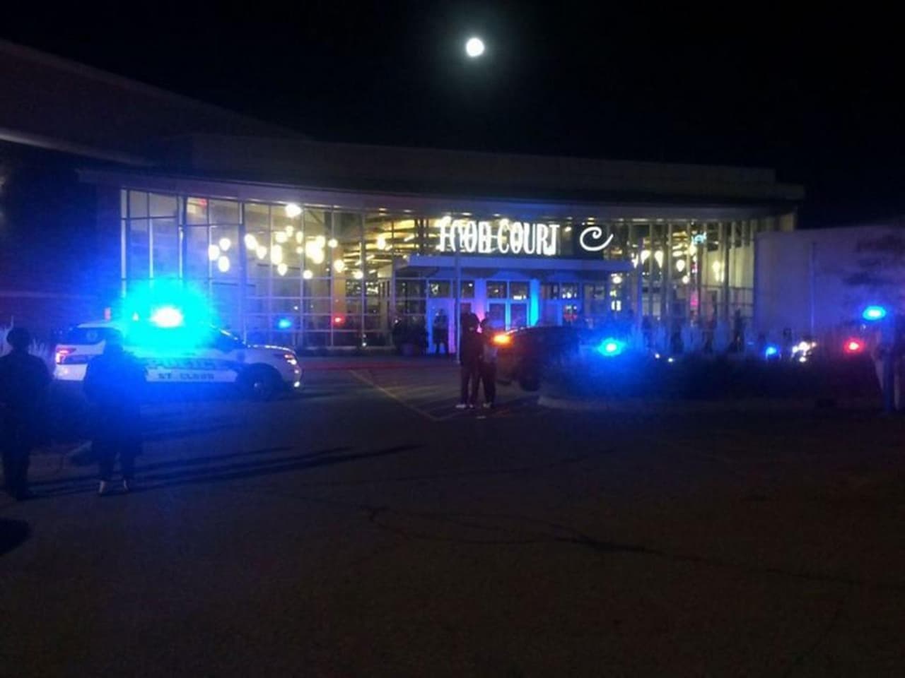 JAV Minesotos valstijoje „Daesh“ teroristas subadė mažiausiai 8 žmones