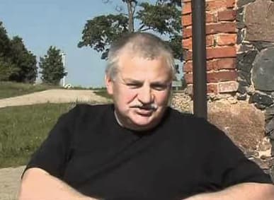 Esė apie komunistinę praeitį, Lietuvos dabartį ir ES ateitį arba apie vėl atgimstantį „šviesų komunizmo rytojų“