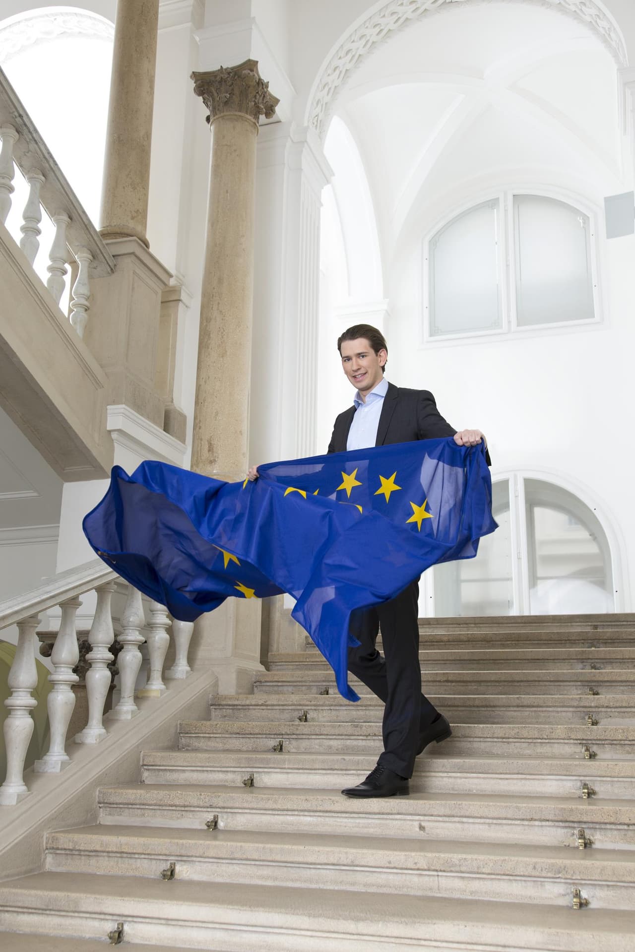 „Manau, kad bandymas paskirstyti 160 tūkst. pabėgėlių Europoje yra neteisingas. ES nebeturėtų laikytis šio plano ir pasakyti jam „viso gero“, nes šis planas yra visiškai nerealus“, – paaiškino S. Kurcas