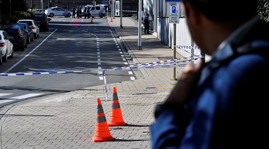 Briuselyje teroristas peiliu subadė du policininkus