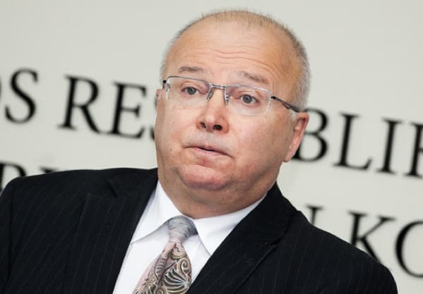 Socialdemokratai turi teisę inicijuoti anuliuoti rinkimus, ir išmesti į pensiją nekvalifikuotą Zenoną Vaigauską