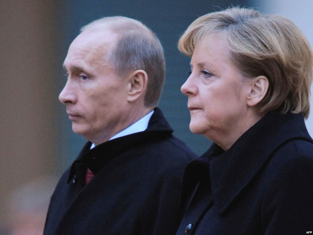 Angela Merkel gelbėja Donbasą: bus parengtas rinkimų jame įstatymas