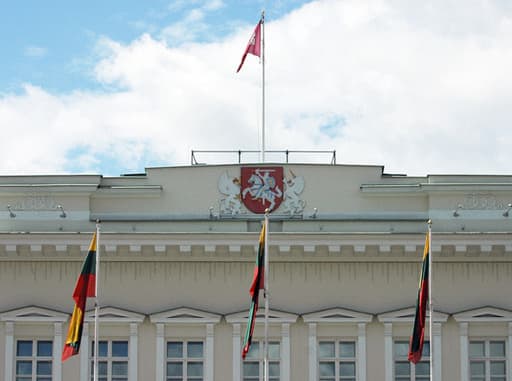 Teismui apskųsta LR Prezidento kanceliarija, kuri slepia nuo prezidentės informaciją