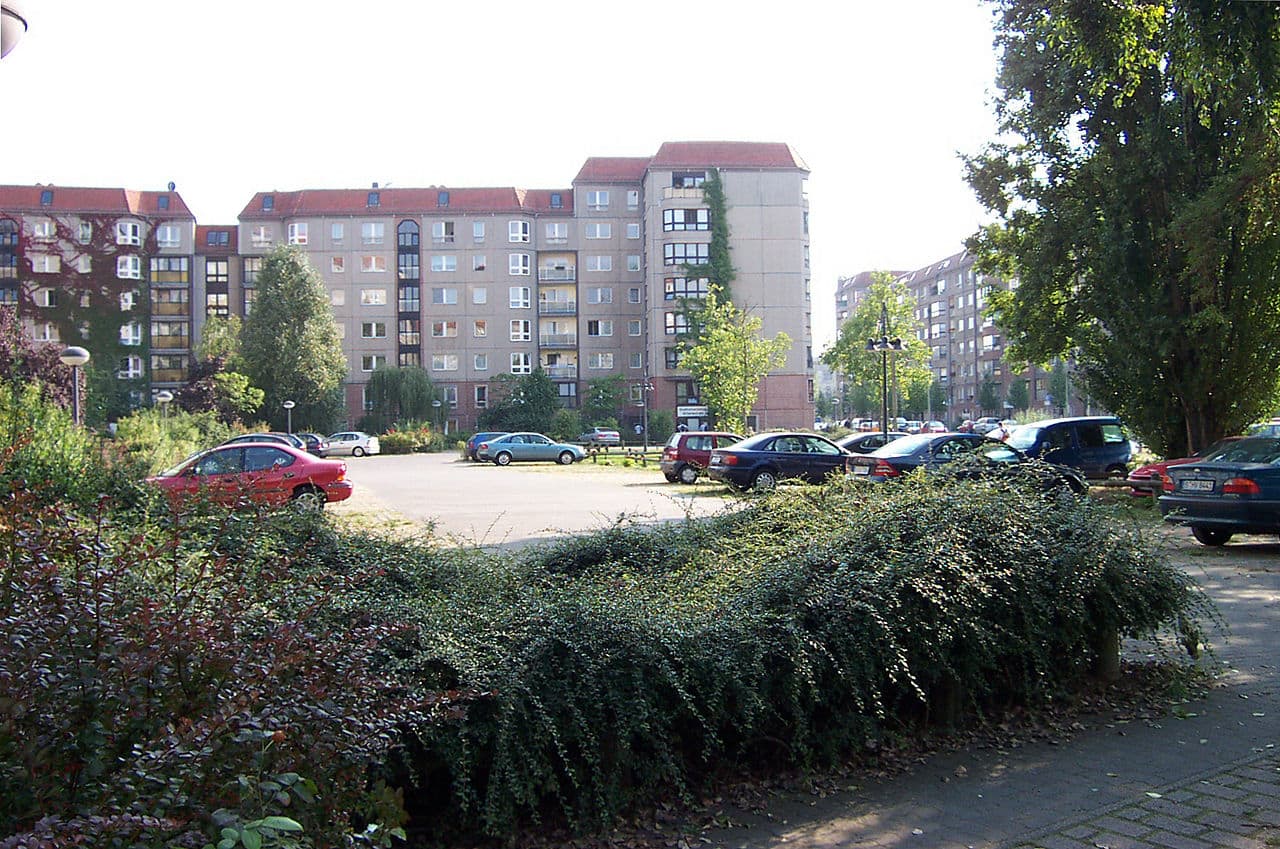 Tikrojo nacių diktatoriaus bunkerio vietoje dabar yra automobilių stovėjimo aikštelė.