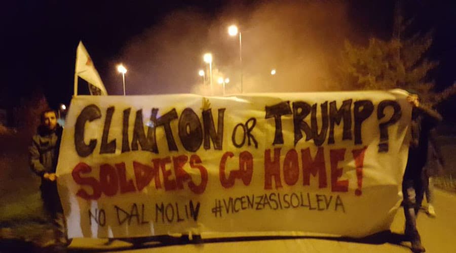 Protestas Italijoje: „Amerikiečių kareiviai, eikit namo“