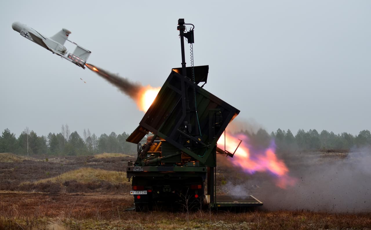 Sausumos pajėgų nuotraukose akimirkos iš 2015 m. vykusių pratybų ir šių metų pasirengimo pratyboms.