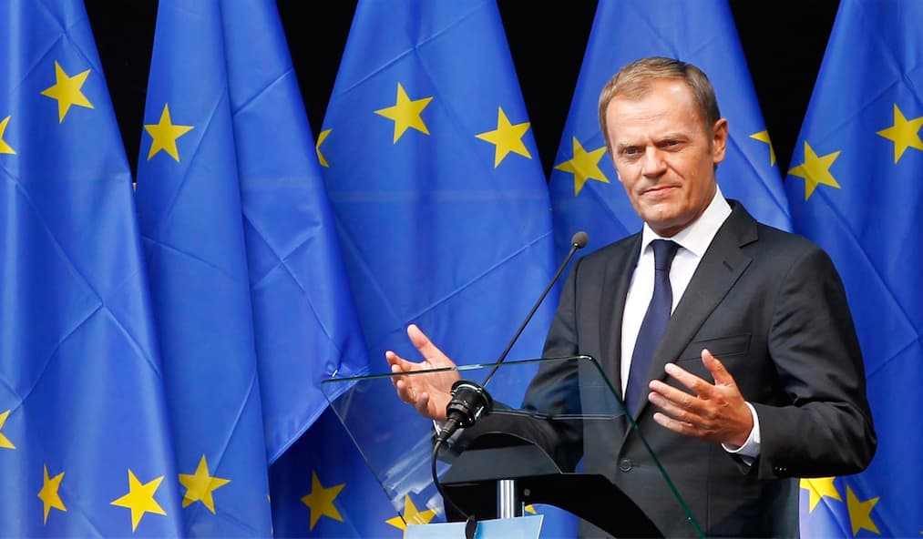 ES prezidentas Donaldas Tuskas: „Per trejus pastaruosius metus gimė nauja Ukraina, kuri plėtoja savo demokratiją ir ekonomiką, vykdydama kartais labai sunkias reformas“.