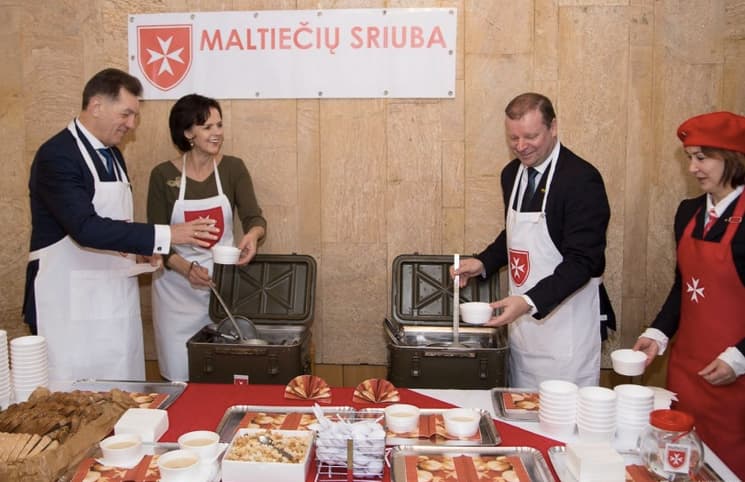 Paskirtasis Vyriausybės vadovas Saulius Skvernelis (antras iš dešinės). Nuotr. lrv.lt