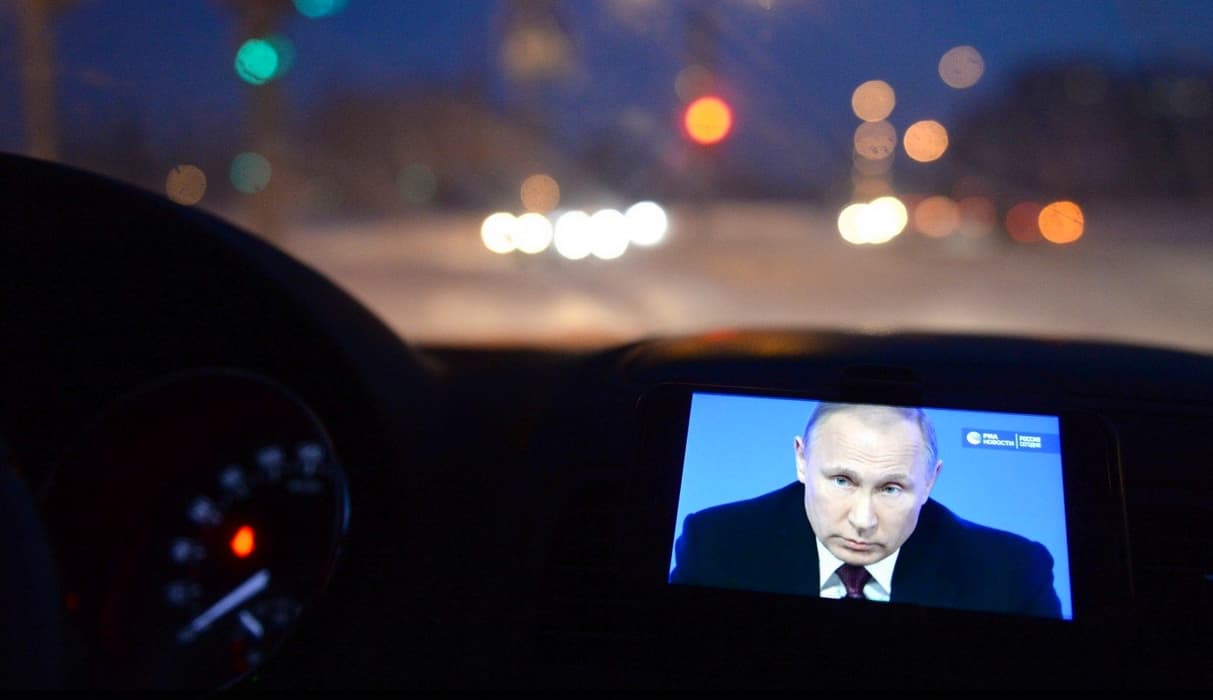 Nepriklausomas portalas senuosius lydėjo su Putinu