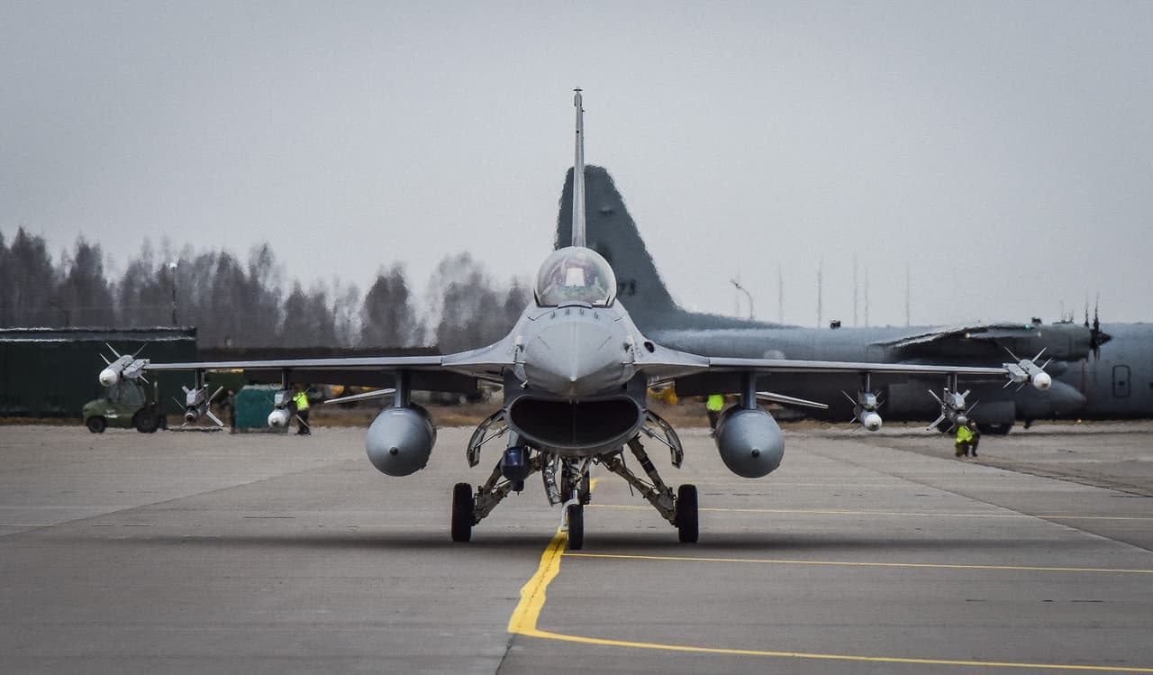 Lietuvos karinių oro pajėgų Aviacijos bazės nuotraukos.