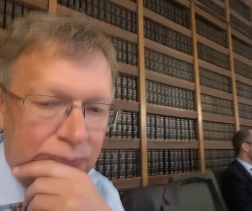 Valdymo efektyvinimą verta pradėti naikinant visas ministerijas
