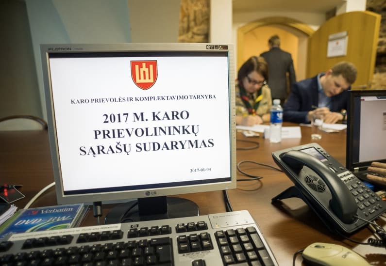 Nemaža dalis pašauktų jaunuolių tarnybos vengia kaip velnias kryžiaus