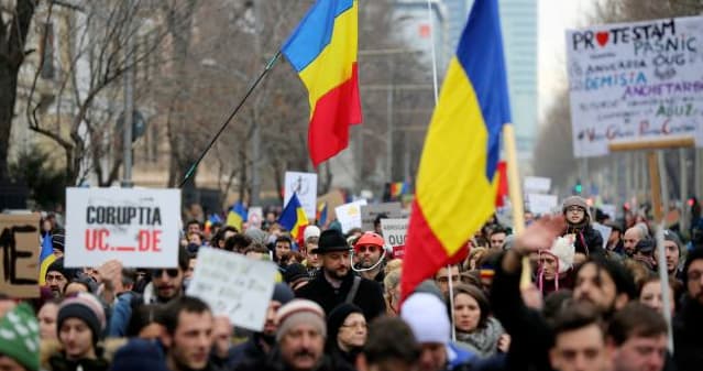 Pilietiškomis vadinamos valdžios ar užsienio finansuojamos organizacijos?
