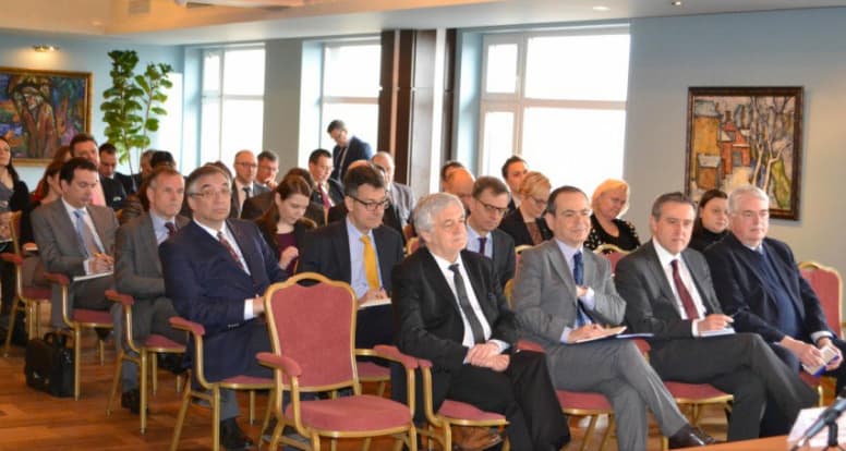Aptarti NATO ir Ukrainos bendradarbiavimo pasiekimai 2016 metais ir planai 2017-iesiems