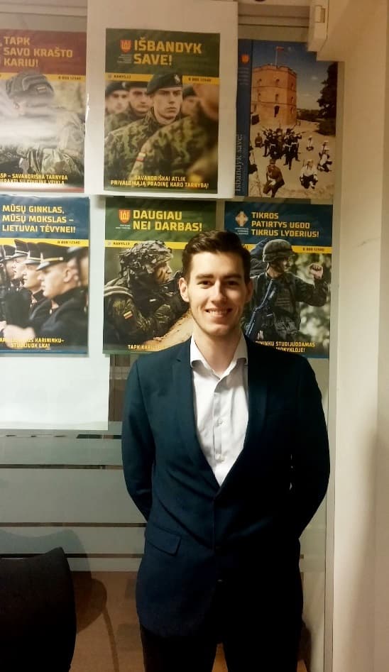 Būsimasis šauktinis Lukas : „...o ką Jūs padarėte dėl savo šalies?“