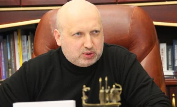 A. Turčinovas: mūsų užduotis, kilometras po kilometro, minimalizuojant netektis, eiti į rytus
