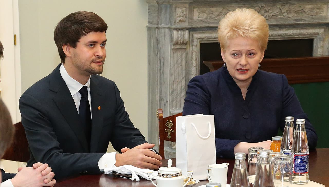 Konservatorių milijonierius filantropas, savo nešvarias rankas slepiantis po baltomis pirštinėmis