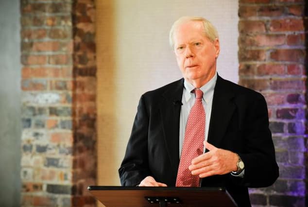 JAV politologas Paul Craig ROBERTS: „TIESA - rečiausiai sutinkamas elementas Vakarų pasaulyje. Tiesą vis sunkiau pamatyti paskutiniaisiais metais. Pasinerkite į ją, kol ji dar pasiekiama...“. Nuotr. katehon.com