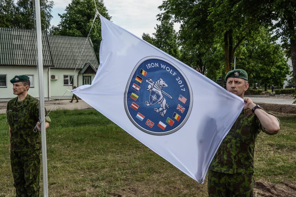 Nuotraukų autoriai – vrš. Gintautas Mauricas ir vyr. eil. Vilius Džiavečka.