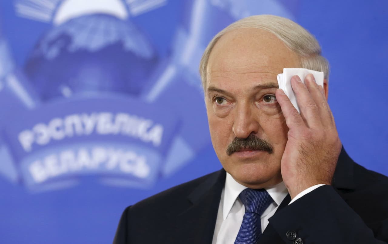 Žalieji konservatorių valstiečiai tikisi, kad Baltarusijos diktatorius Aleksandras Lukašenka užspęstas į kampą – net jei jis toliau tęs elektrinės statybas, elektrinė vistiek nepradės veikti. Nuotr. bbc.com